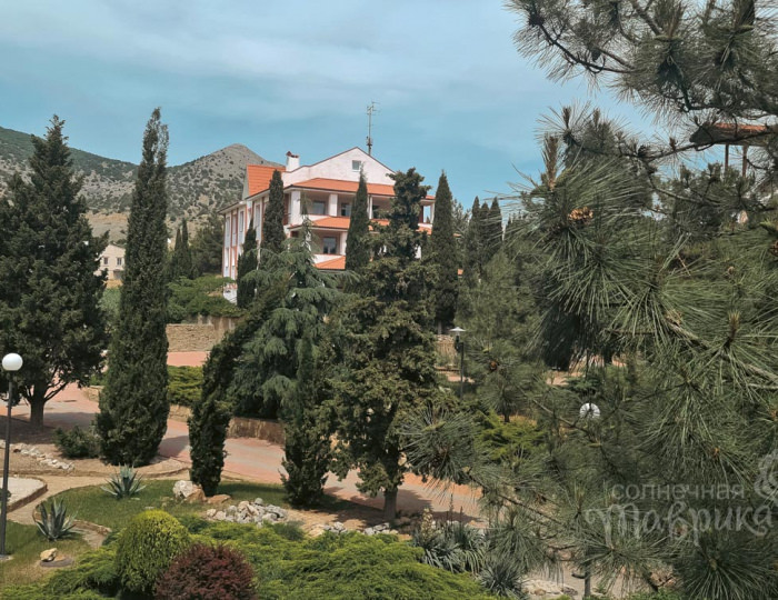 Люкс высшей категории 2-местный 2-комнатный корп.5 - Пансионат «Крымская весна»